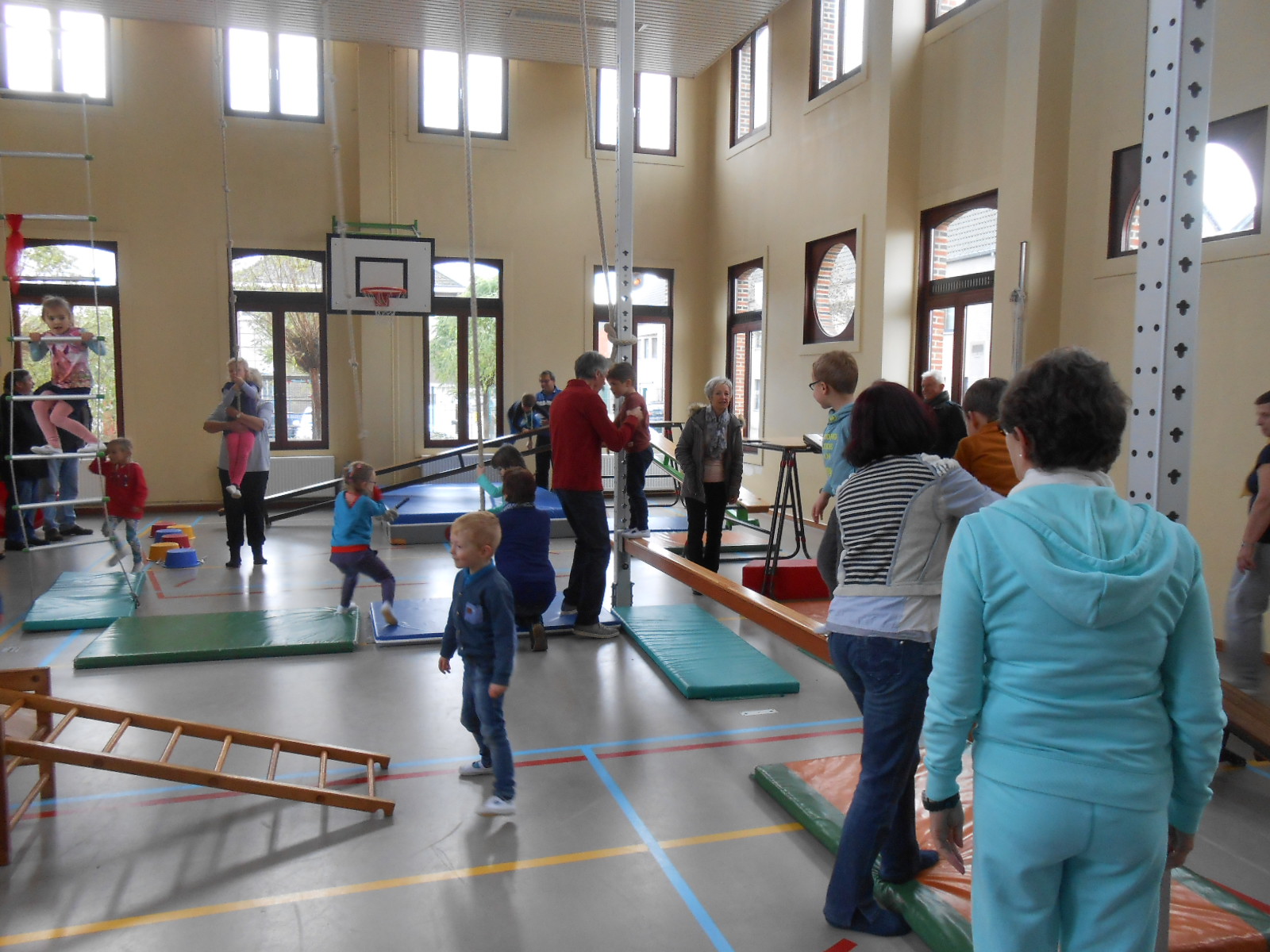 grootouders op bezoek in de klas van juf Nancy